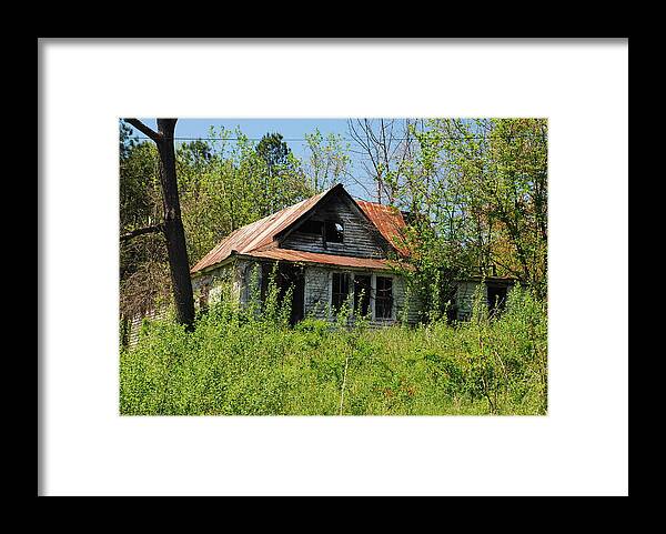 Tennessee Framed Print featuring the photograph Old Rustic Tennessee House by Classic Color Creations
