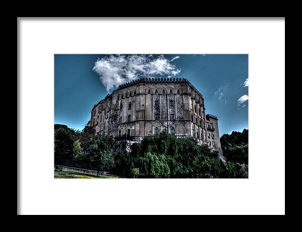  Framed Print featuring the photograph Palermo Center by Patrick Boening