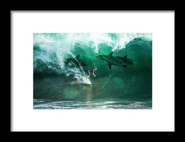 Big Wave Framed Print featuring the photograph Perfect Day for Surfing The Big Wave by Suzanne Powers