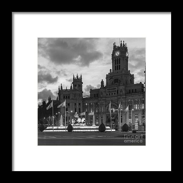 Spain Framed Print featuring the photograph Plaza de Cibeles Fountain Madrid Spain by Pablo Avanzini