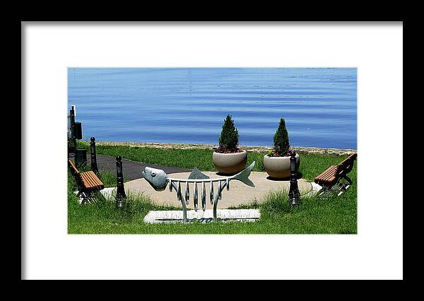 Delaware River Framed Print featuring the photograph Rest Stop by Linda Stern