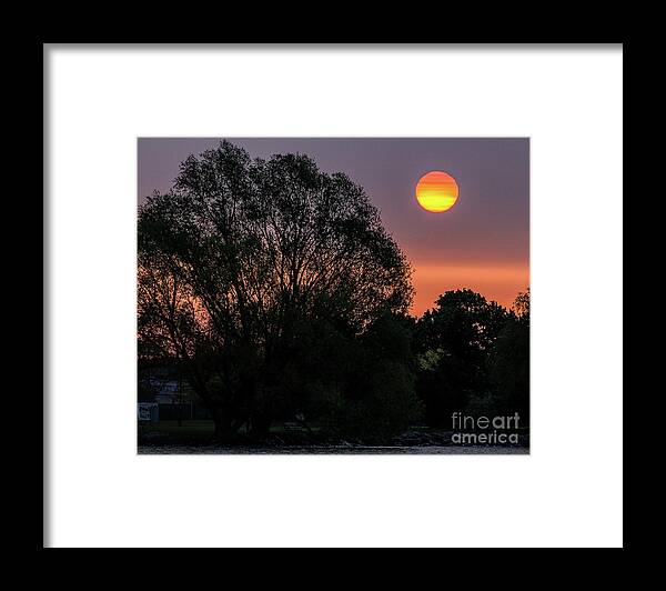 Sunrise Framed Print featuring the photograph Rising Sun by Rod Best