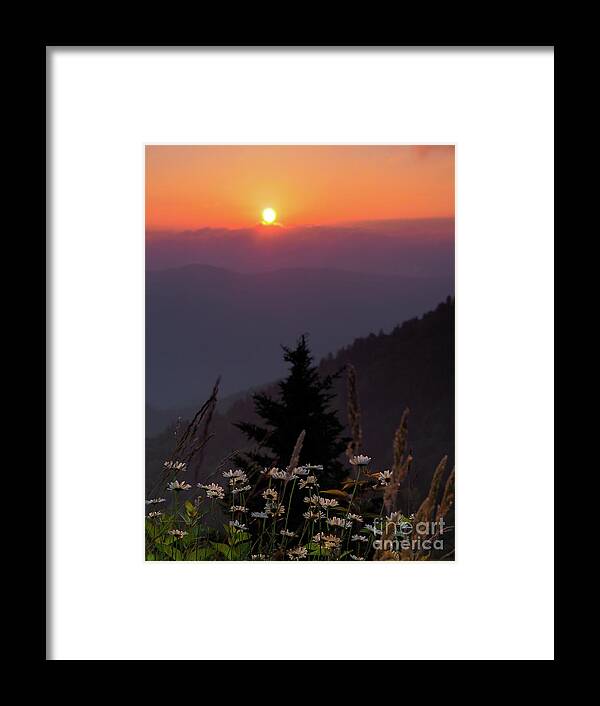 Blue Ridge Parkway Framed Print featuring the photograph Rize and Shine. by Itai Minovitz