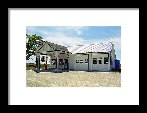 66 Framed Print featuring the photograph Route 66 - Odell Gas Station 2005 by Frank Romeo