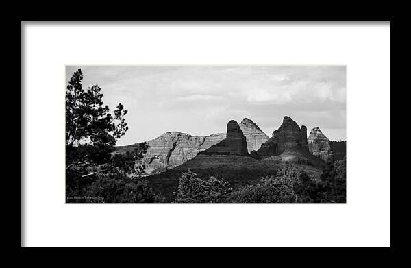 Black Framed Print featuring the photograph Sedona to the North by Ross Henton