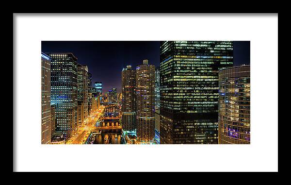 Chicago Framed Print featuring the photograph See my City by Raf Winterpacht