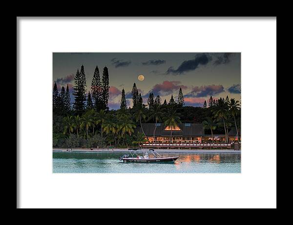 Beach Framed Print featuring the photograph South Pacific Moonrise by Steve Darden