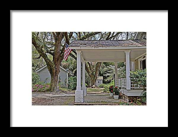 South Framed Print featuring the photograph Southern Glory by Linda Brown