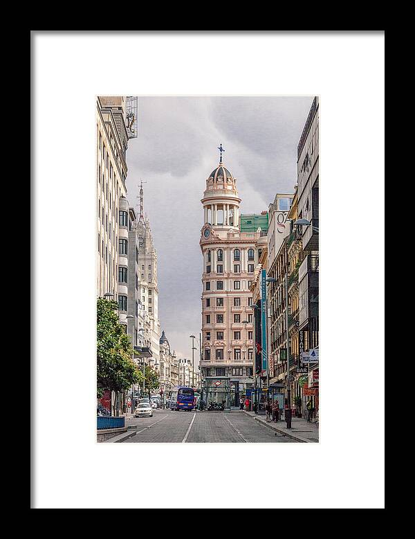 Gran Via Framed Print featuring the photograph Spanish Broadway by W Chris Fooshee