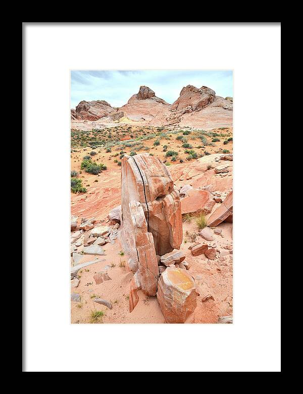 Valley Of Fire State Park Framed Print featuring the photograph Standup Sandstone in Valley of Fire by Ray Mathis