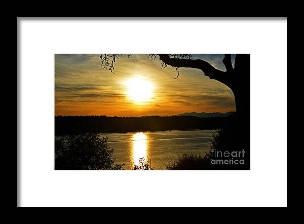Washington Framed Print featuring the photograph Summer Sunset by Frank Larkin
