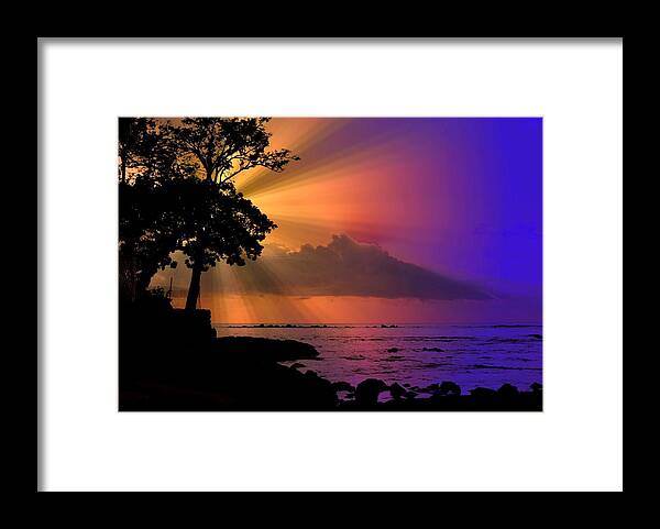 Sun Framed Print featuring the photograph Sun Rays Sunset by Lori Seaman