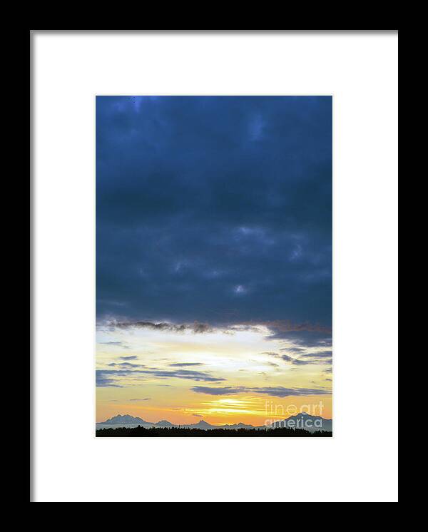 Landscape Framed Print featuring the photograph Sunrise over the Cascades by Brian O'Kelly