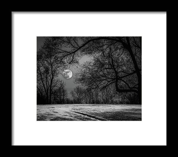 Michigan Framed Print featuring the photograph Super Blue Moon Rising BW by William Christiansen