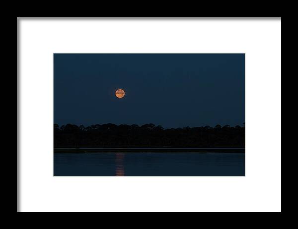 Moon Framed Print featuring the photograph Supermoon Dawn 2013 by Paul Rebmann