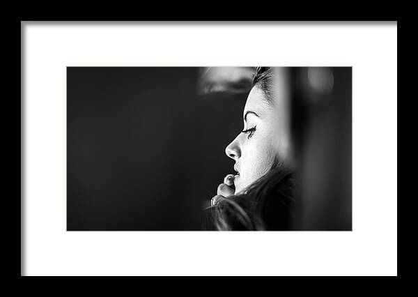 Beauty Framed Print featuring the photograph The eye - Dublin, Ireland - Black and white street photography by Giuseppe Milo
