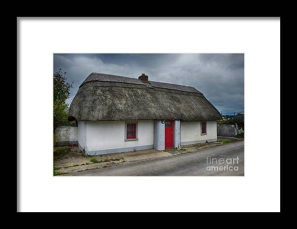 House Framed Print featuring the photograph The Old country cottage by Joe Cashin