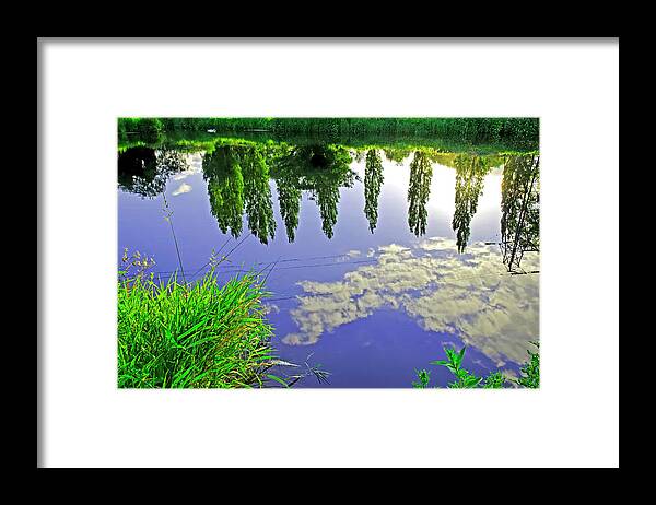 Europe Framed Print featuring the photograph The River Trent Reveals by Rod Johnson