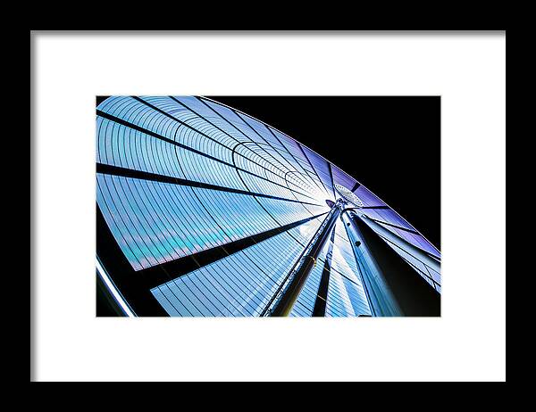 Sky Framed Print featuring the photograph The Seattle Great Wheel by Pelo Blanco Photo