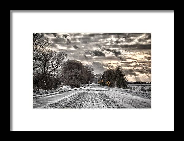 Winter Framed Print featuring the photograph Through the snow by Eunice Gibb