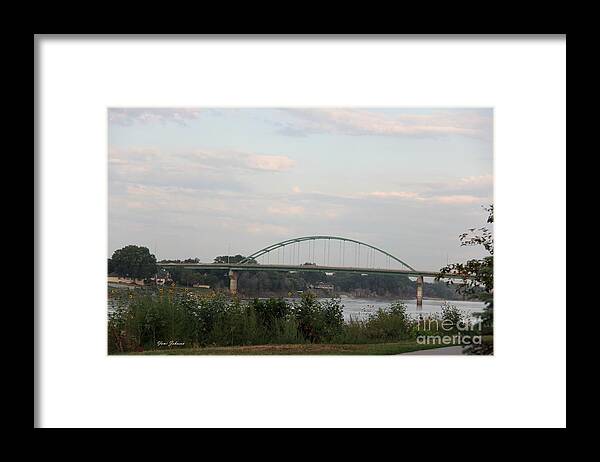 Bridge Framed Print featuring the photograph Vetrans memorial Bridge by Yumi Johnson