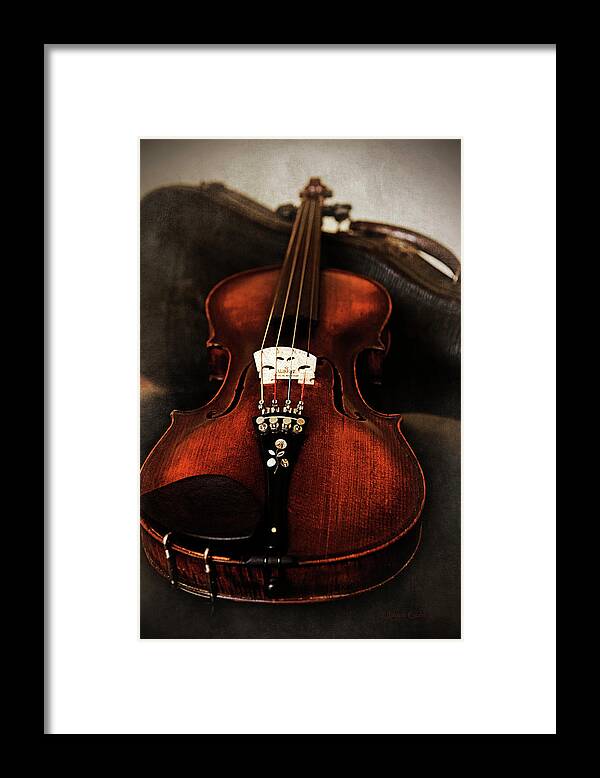 Violin Framed Print featuring the photograph Violin by Jayne Gohr