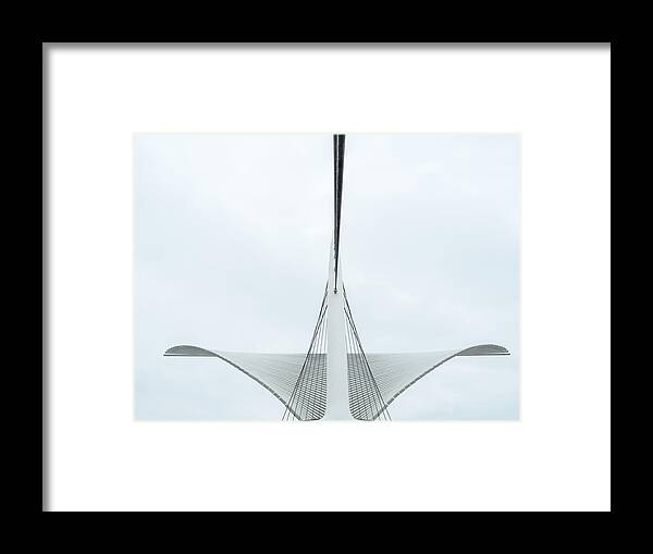 Milwaukee Art Museum Framed Print featuring the photograph White on Mhite by Kristine Hinrichs
