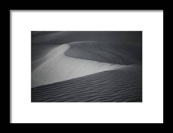 White Sands National Monument Framed Print featuring the photograph White Sands Curves 2 by Joe Kopp