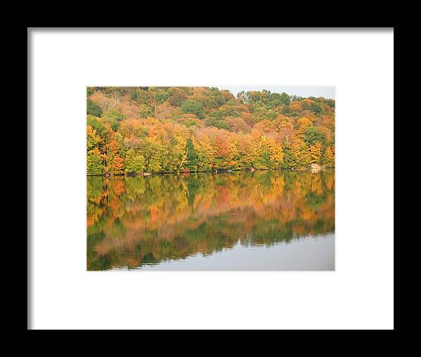 Landscape Framed Print featuring the photograph Who's the Artist by Ed Smith