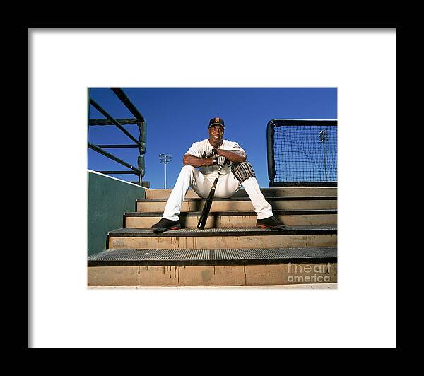 People Framed Print featuring the photograph Barry Bonds by Andy Hayt