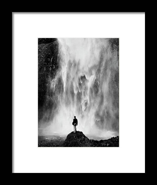 Usa Framed Print featuring the photograph Multnomah Falls by Alfred Eisenstaedt