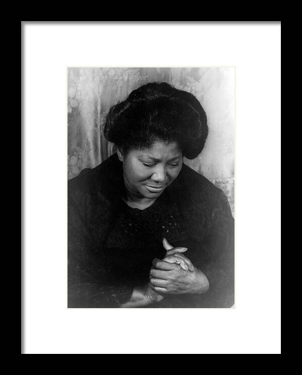 1962 Framed Print featuring the photograph Mahalia Jackson, American Gospel Singer #2 by Science Source