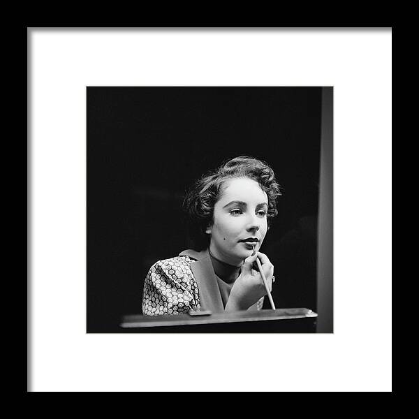 People Framed Print featuring the photograph Elizabeth Taylor #3 by Keystone Features