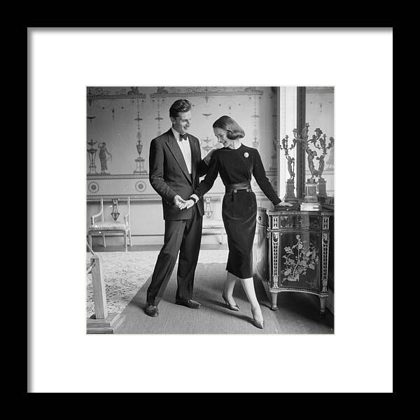 People Framed Print featuring the photograph A Perfect Match by Chaloner Woods