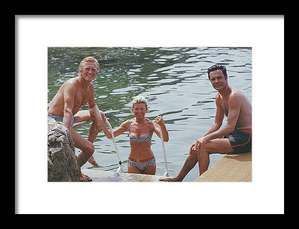People Framed Print featuring the photograph Actors In Antibes by Slim Aarons