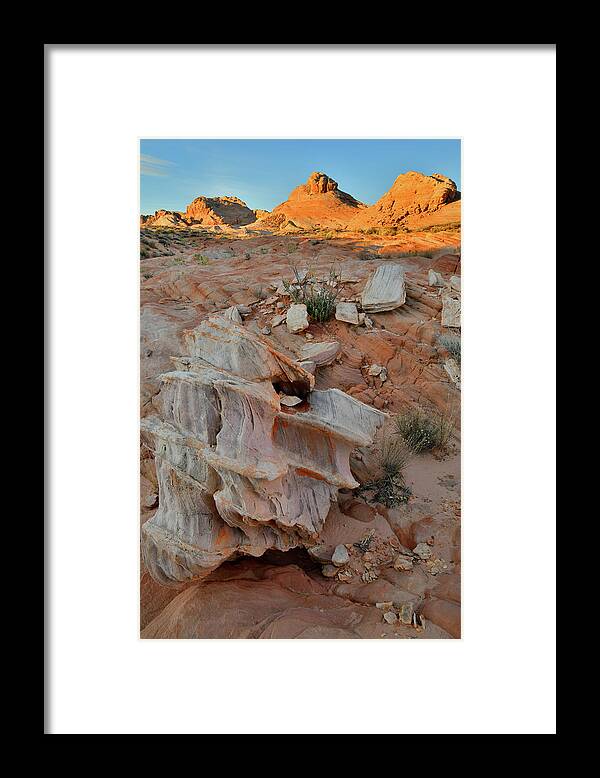 Valley Of Fire State Park Framed Print featuring the photograph Beautiful Rock Form in Valley of Fire by Ray Mathis