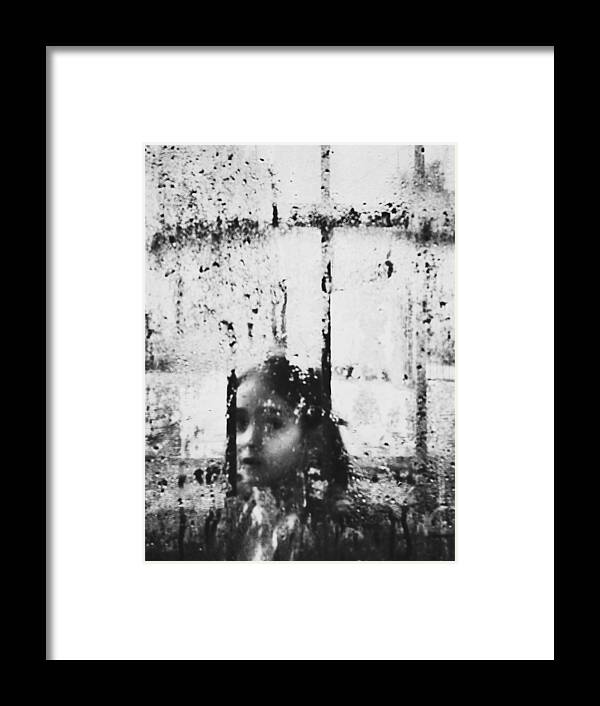 Mood Framed Print featuring the photograph Bu?ulu Bak?? by Ali Ayer