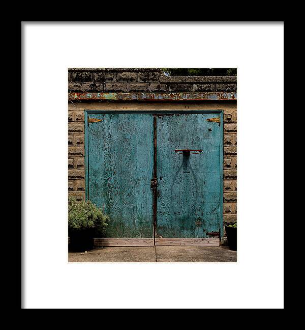 Street Framed Print featuring the photograph Cambridge Courtyard by John Hoey