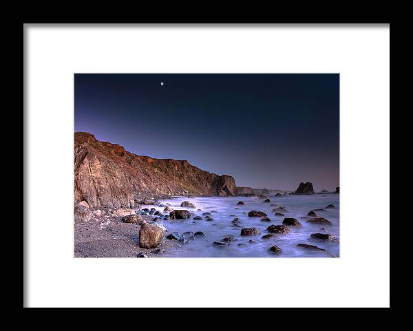 Water's Edge Framed Print featuring the photograph Coastal Californiashell Beach by Rmb Images / Photography By Robert Bowman