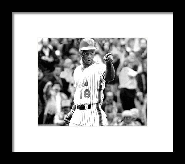 1980-1989 Framed Print featuring the photograph Darryl Strawberry Of The New York Mets by New York Daily News Archive