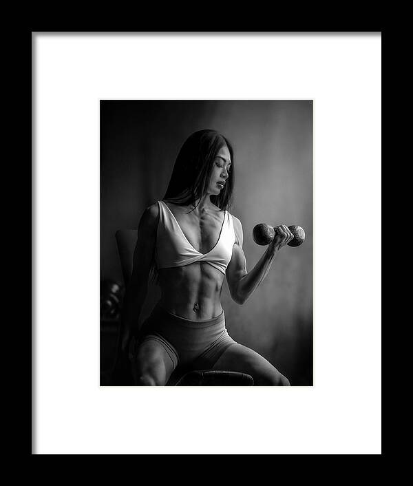 Girl Framed Print featuring the photograph Dumbbell Workout by Frank Ma