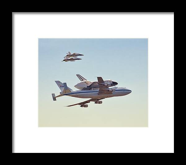 Endeavour Framed Print featuring the photograph Endeavour Last Fly by Andrew J. Lee