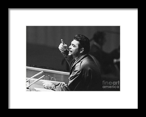 People Framed Print featuring the photograph Ernesto Guevara Debating At United by Bettmann