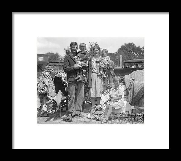 People Framed Print featuring the photograph Gastonia Cotton Mill Strikers Evicted by Bettmann