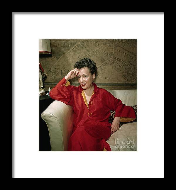 Mature Adult Framed Print featuring the photograph Gloria Swanson by Bettmann