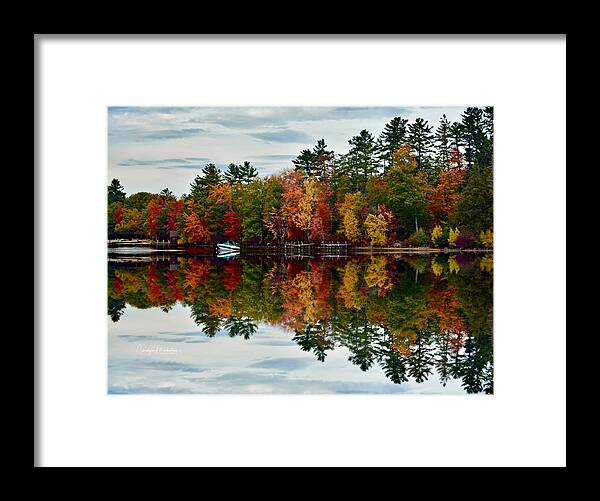 Autumn Framed Print featuring the photograph Grand Finale by Carolyn Mickulas