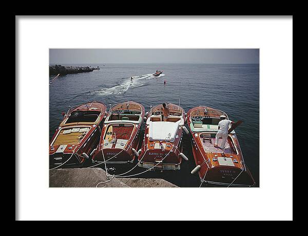 People Framed Print featuring the photograph Hotel Du Cap-eden-roc by Slim Aarons