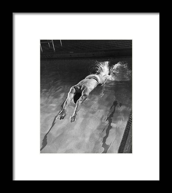 Vertical Framed Print featuring the photograph Joe Verdeur by Gjon Mili