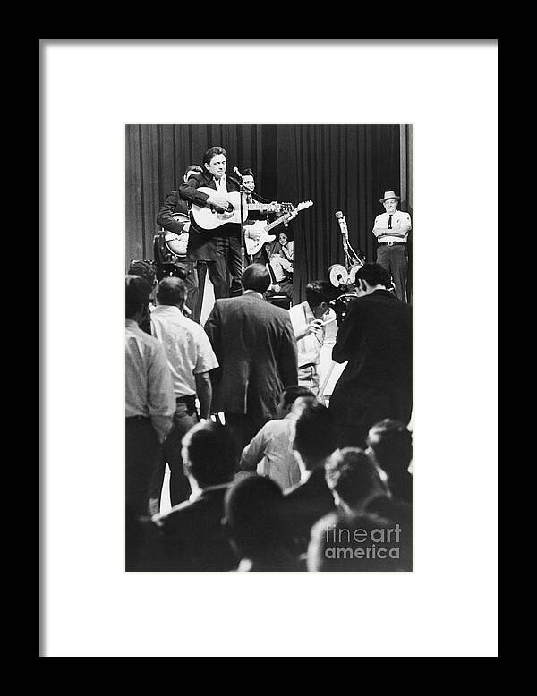 Atlanta Framed Print featuring the photograph Johnny Cash Performing For Prisoners by Bettmann