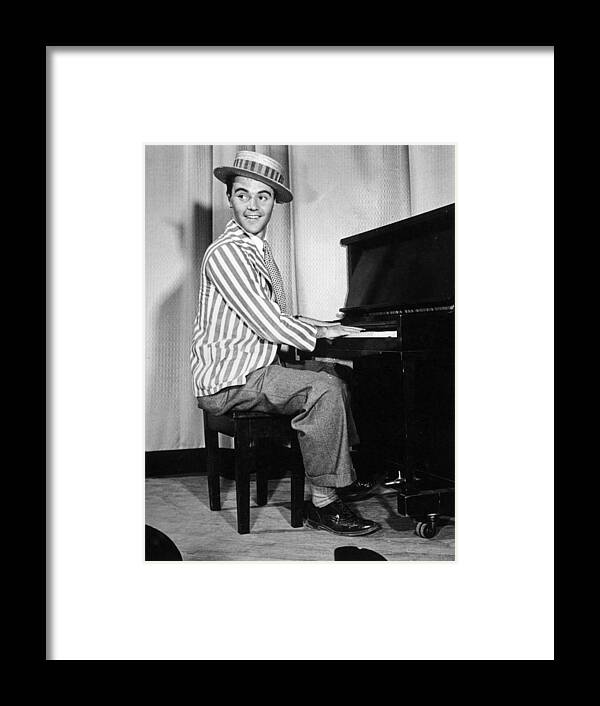 Straw Hat Framed Print featuring the photograph Lemmon Plays Piano by Hulton Archive